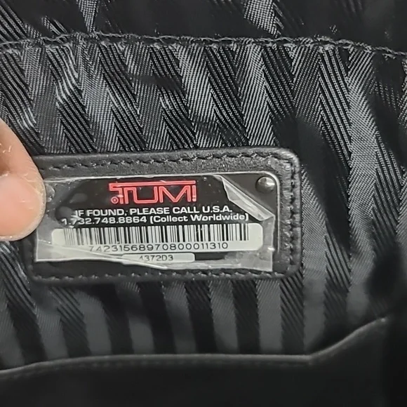 Tumi nylon 12x12 shoulder bag - Picture 12 of 15